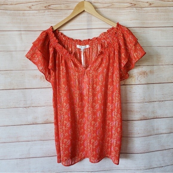 Rose + Olive Short Sleeve Metallic Thread Ruffle Sleeve Floral Print Blouse/Top - Picture 1 of 11